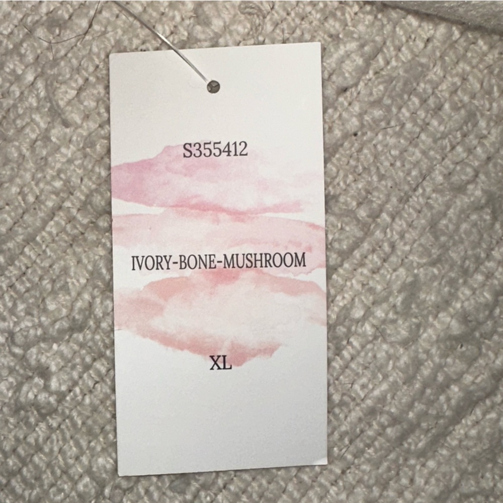 NWT Hazel Moon Women's Cream Sweater with Dog Design Sz XL - Picture 10 of 11